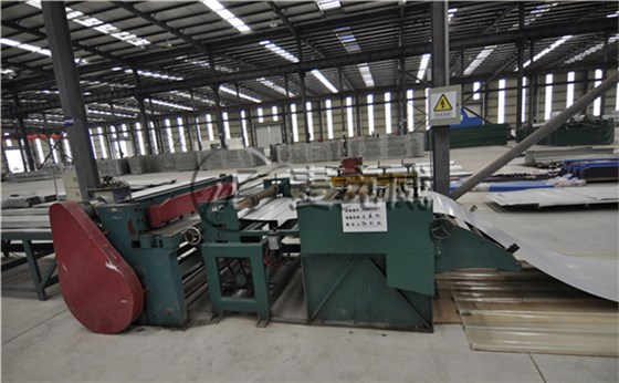 彩鋼板開卷機(jī)