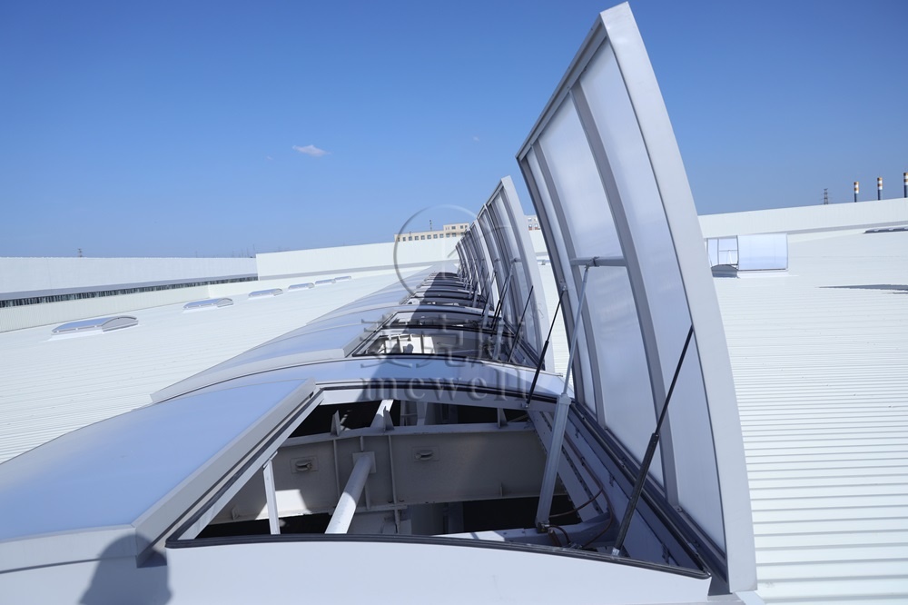 山西圓拱型電動(dòng)采光排煙天窗（上開(kāi)式）