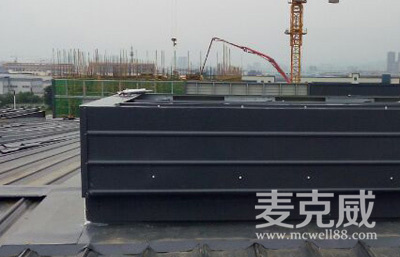 屋脊通風器(間隔風道式) 屋脊通風器(間隔風道式)